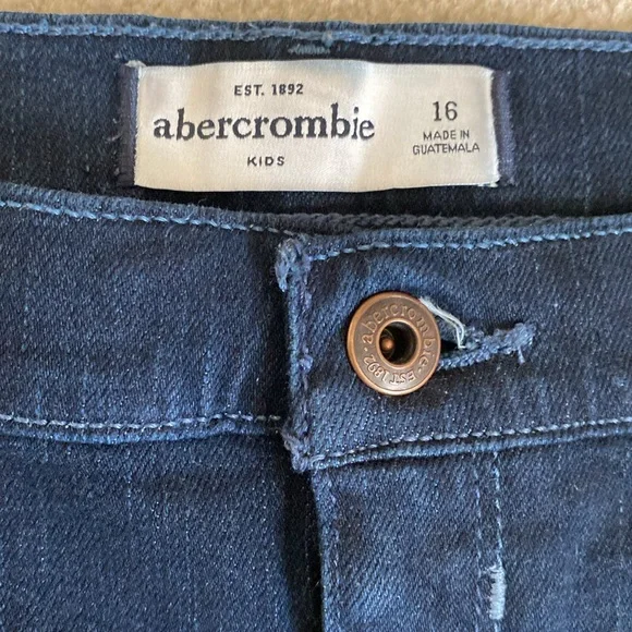 Abercrombie Kids Denim Shorts - Picture 3 of 3